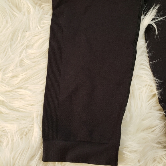 💥‼NWT Forever 21 Capri Leggings - Picture 2 of 6